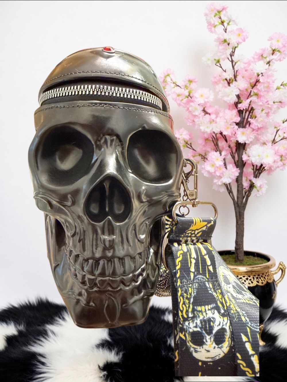 SKULL- SHAPED CROSSBODY BAG W/GRAPHIC STRAP